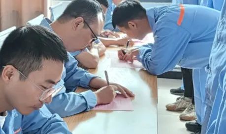 欧冠网站_欧冠（中国）
管业举行“匠心凝聚、薪火相传”拜师仪式