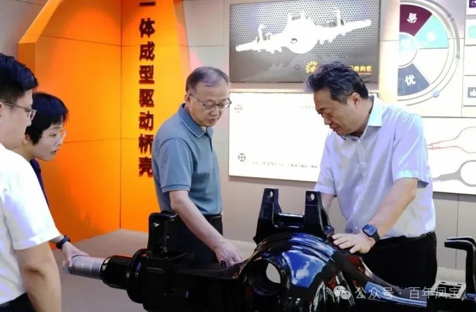 省发改委副主任万战伟到欧冠网站_欧冠（中国）
集团调研指导工作